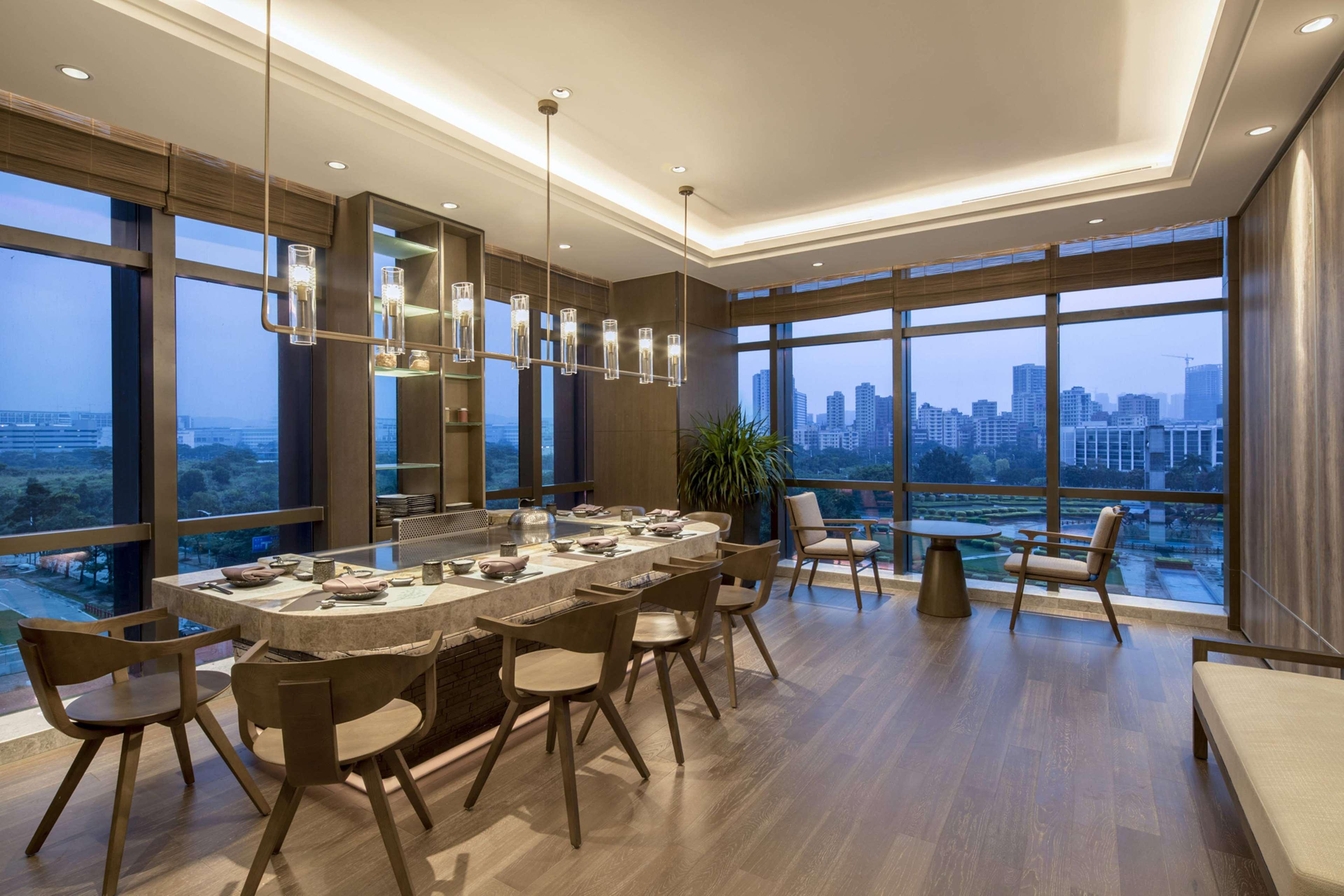 Doubletree By Hilton Shenzhen Longhua: Central Location Near Metro & Attractions Exterior photo