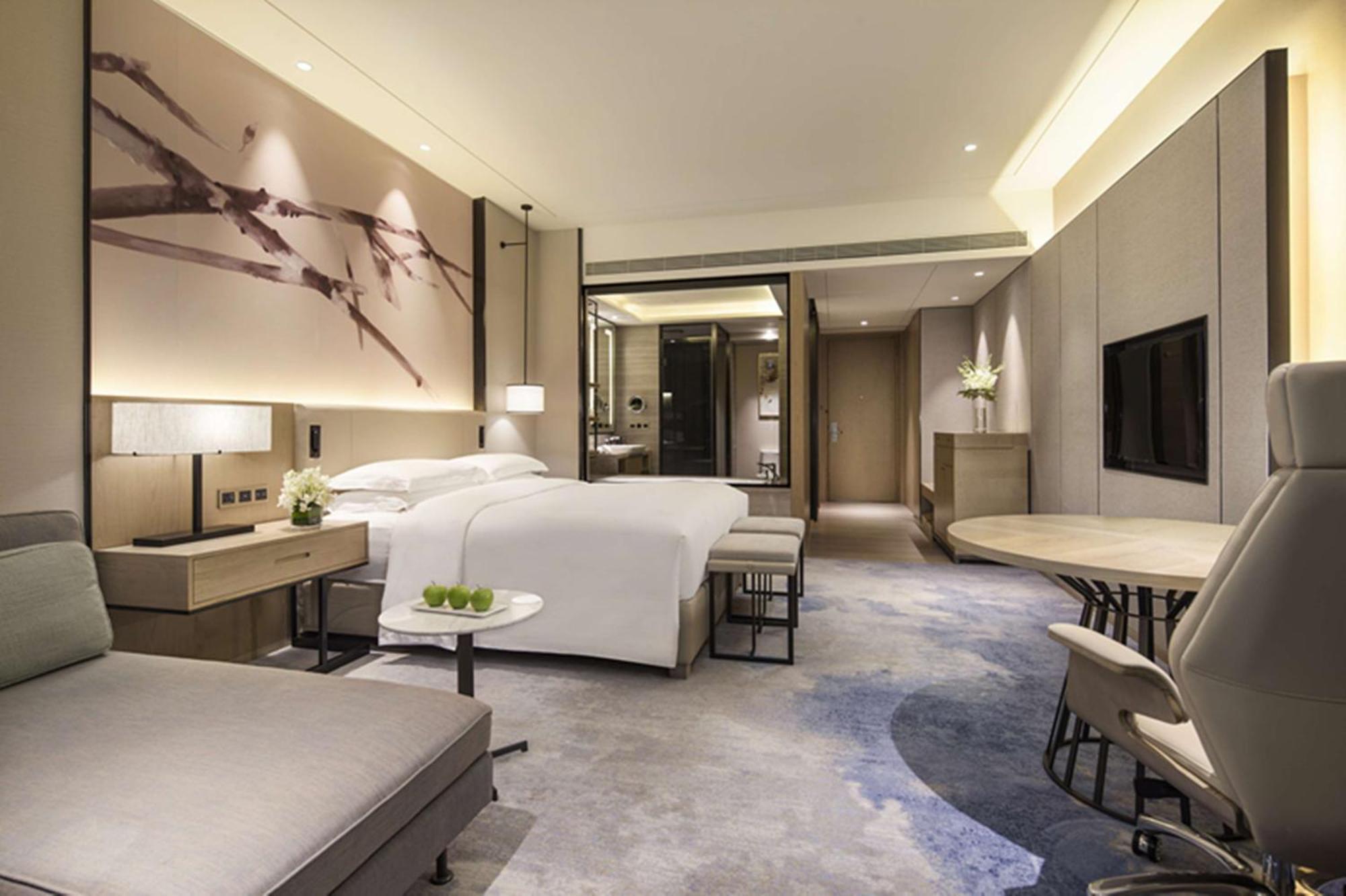 Doubletree By Hilton Shenzhen Longhua: Central Location Near Metro & Attractions Exterior photo