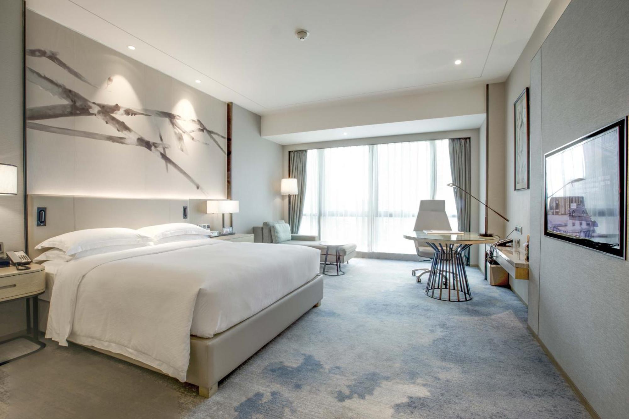 Doubletree By Hilton Shenzhen Longhua: Central Location Near Metro & Attractions Exterior photo